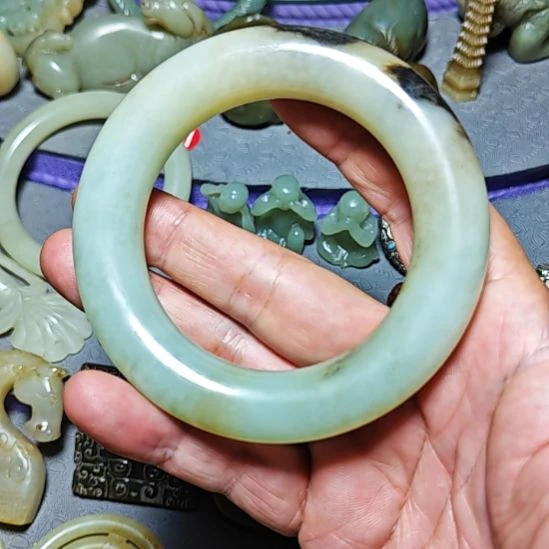 颈饰未镶嵌和田玉百***⋯