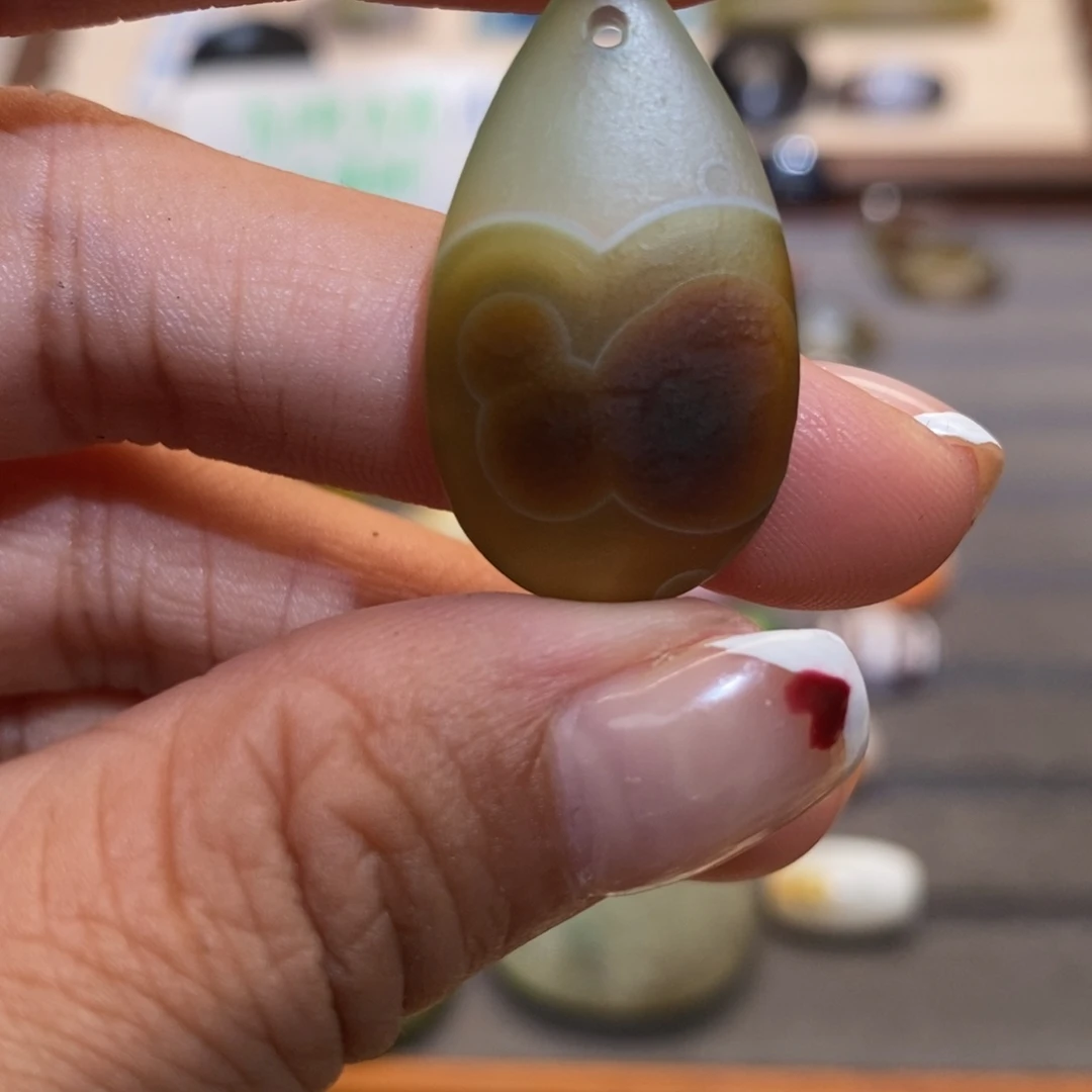 刘***刚未镶嵌手链玛瑙/玉髓