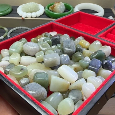 和田玉颈饰未镶嵌?****100粒随机发包容鱼缸石