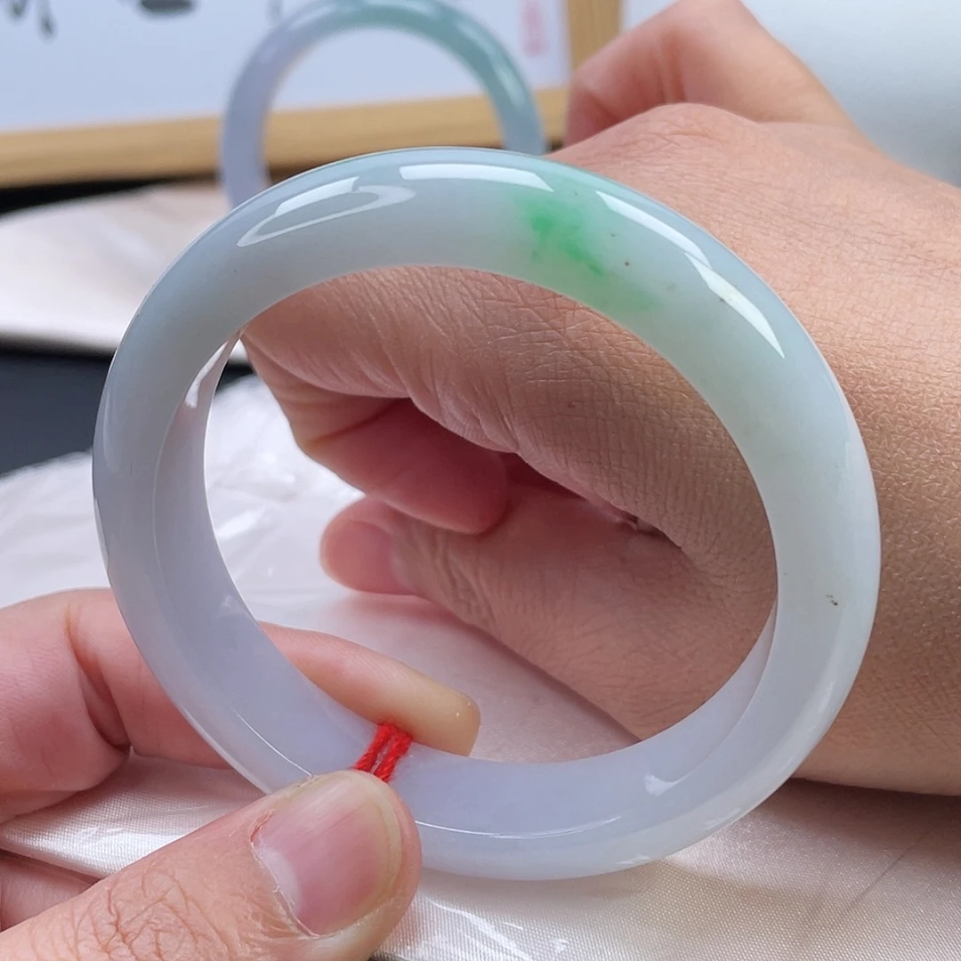 翡翠未镶嵌手镯飘绿59