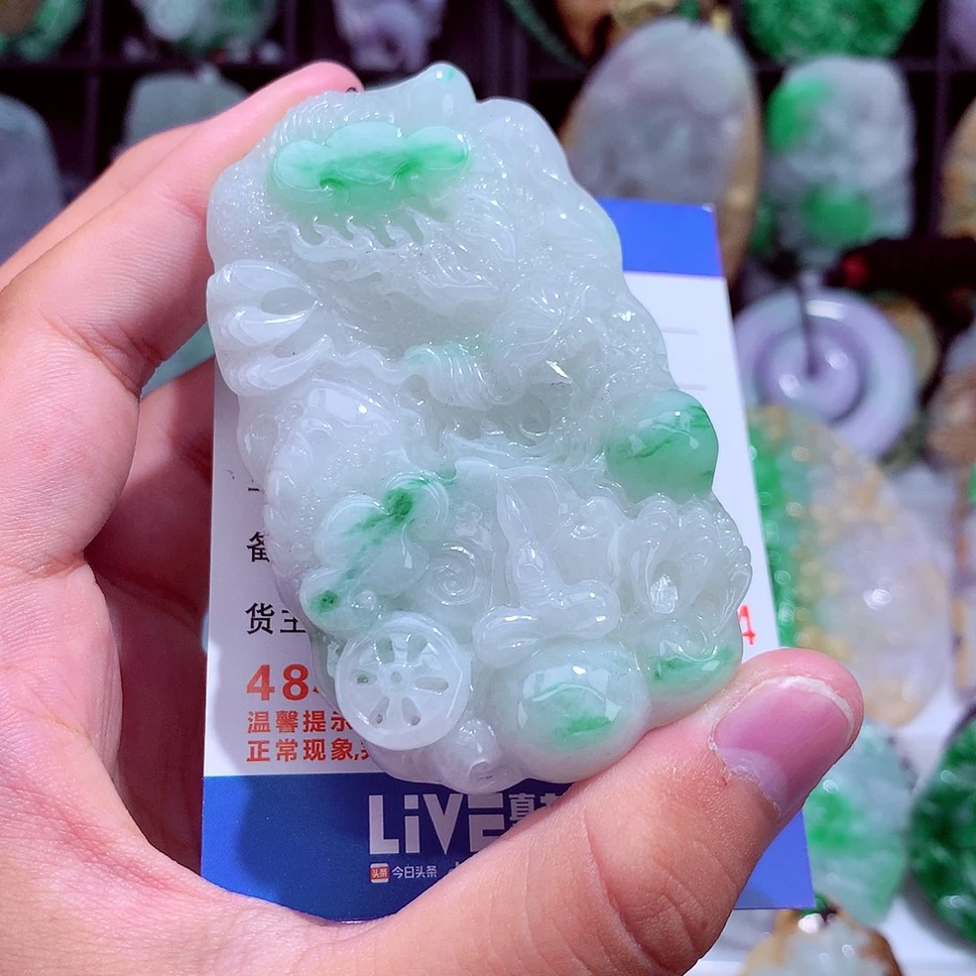 颈饰未镶嵌翡翠天然