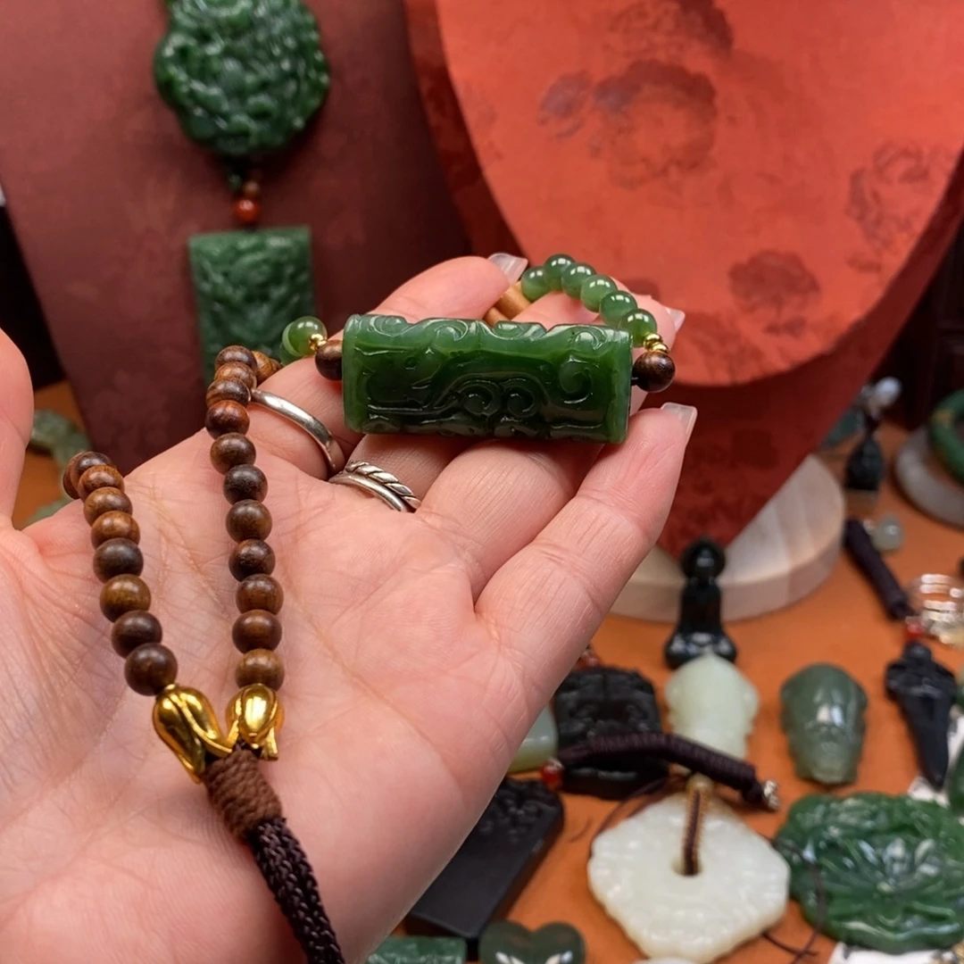 和田玉未镶嵌颈饰