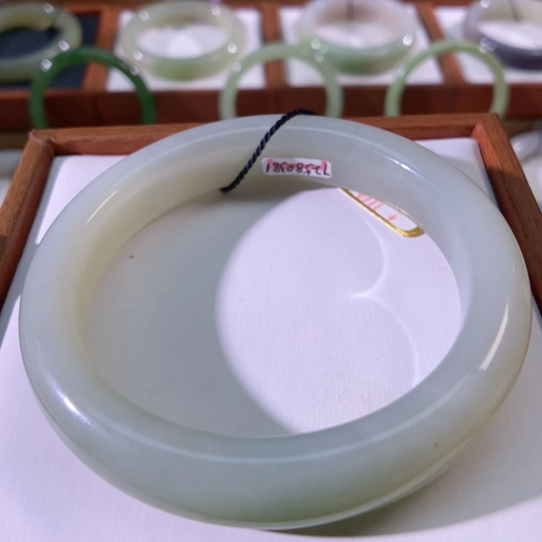 【闪购商品】未镶嵌手镯和田玉（翠青玉）糯底翠青