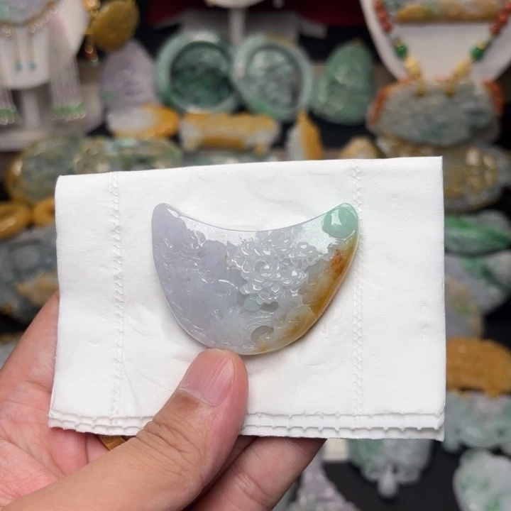 翡翠未镶嵌颈饰吊坠