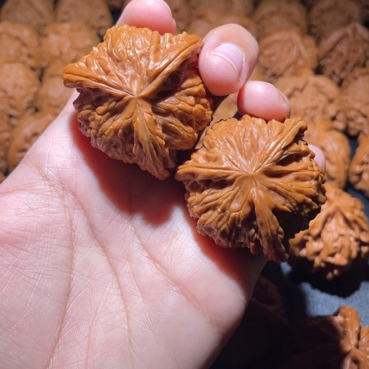 风***立桃核吊坠小妹三棱