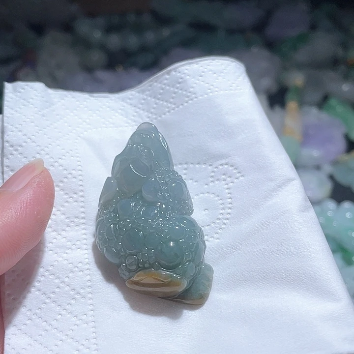 翡翠未镶嵌颈饰天