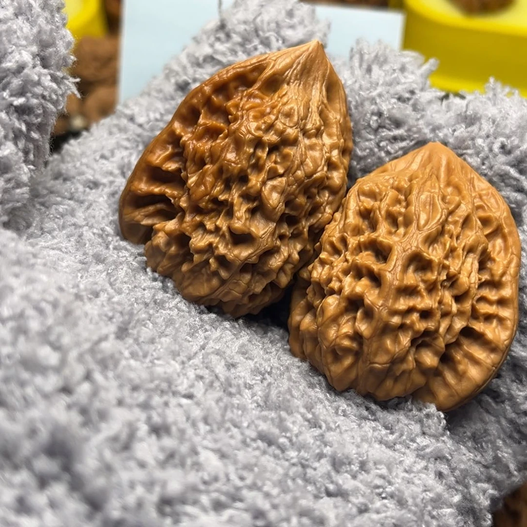 把件文玩核桃38尺葫芦【有一只返油了】