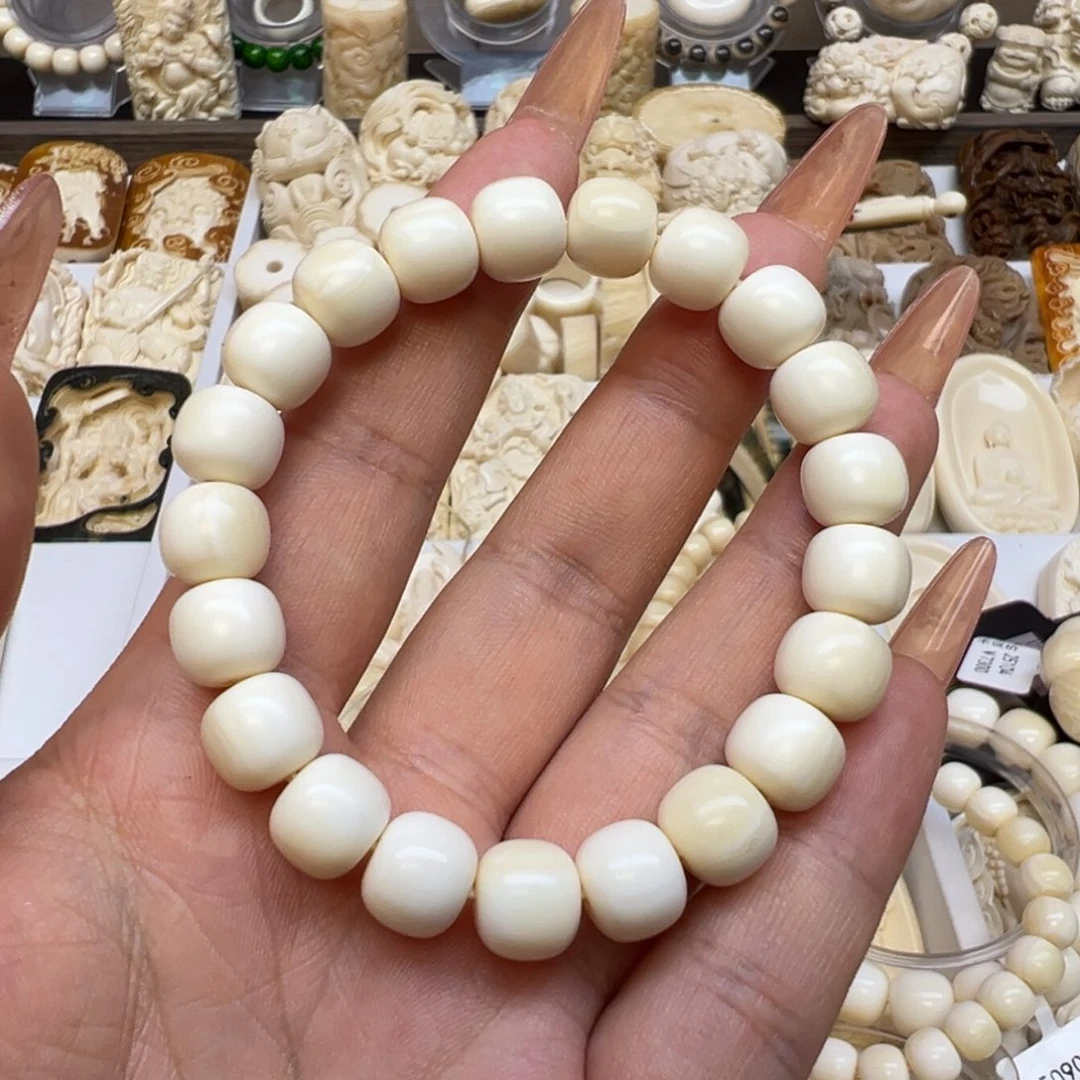 白玉菩提吊坠大****了独独