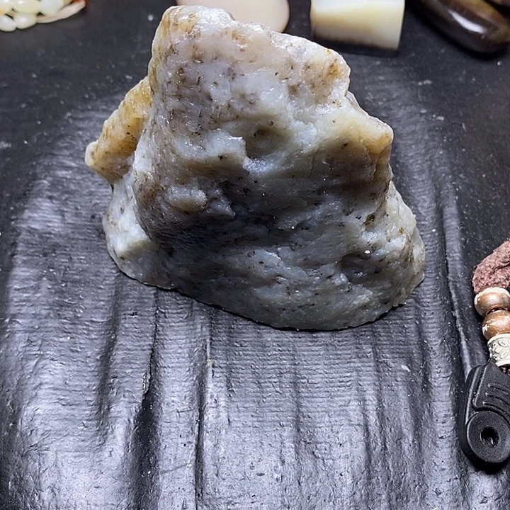 未镶嵌和田玉摆件