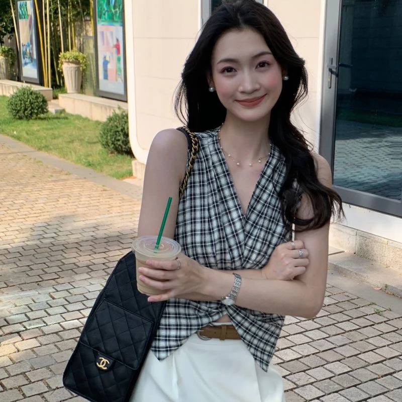 千金清冷感贵系衣服洋气衣服女衬衫2025无袖独特别致上衣设计感潮