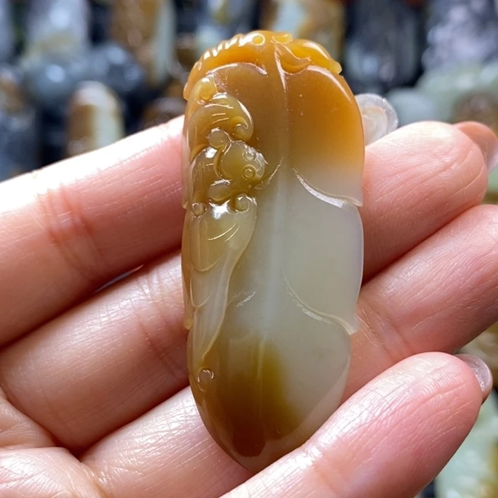 和田玉未镶嵌挂件