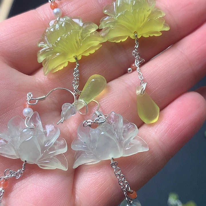 蛇纹石玉未镶嵌耳饰