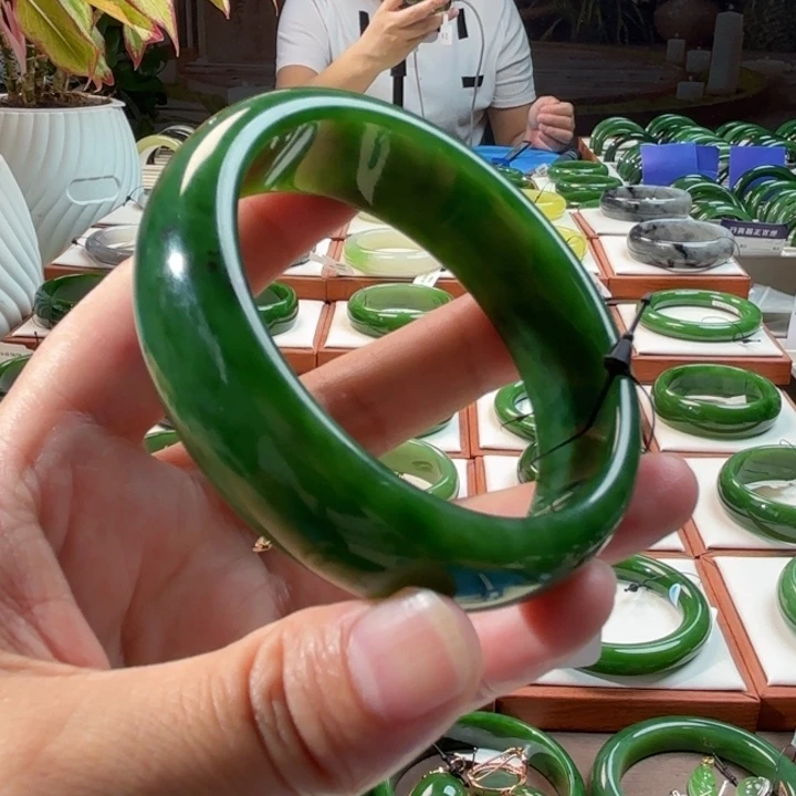 和田玉（碧玉）手镯未镶嵌