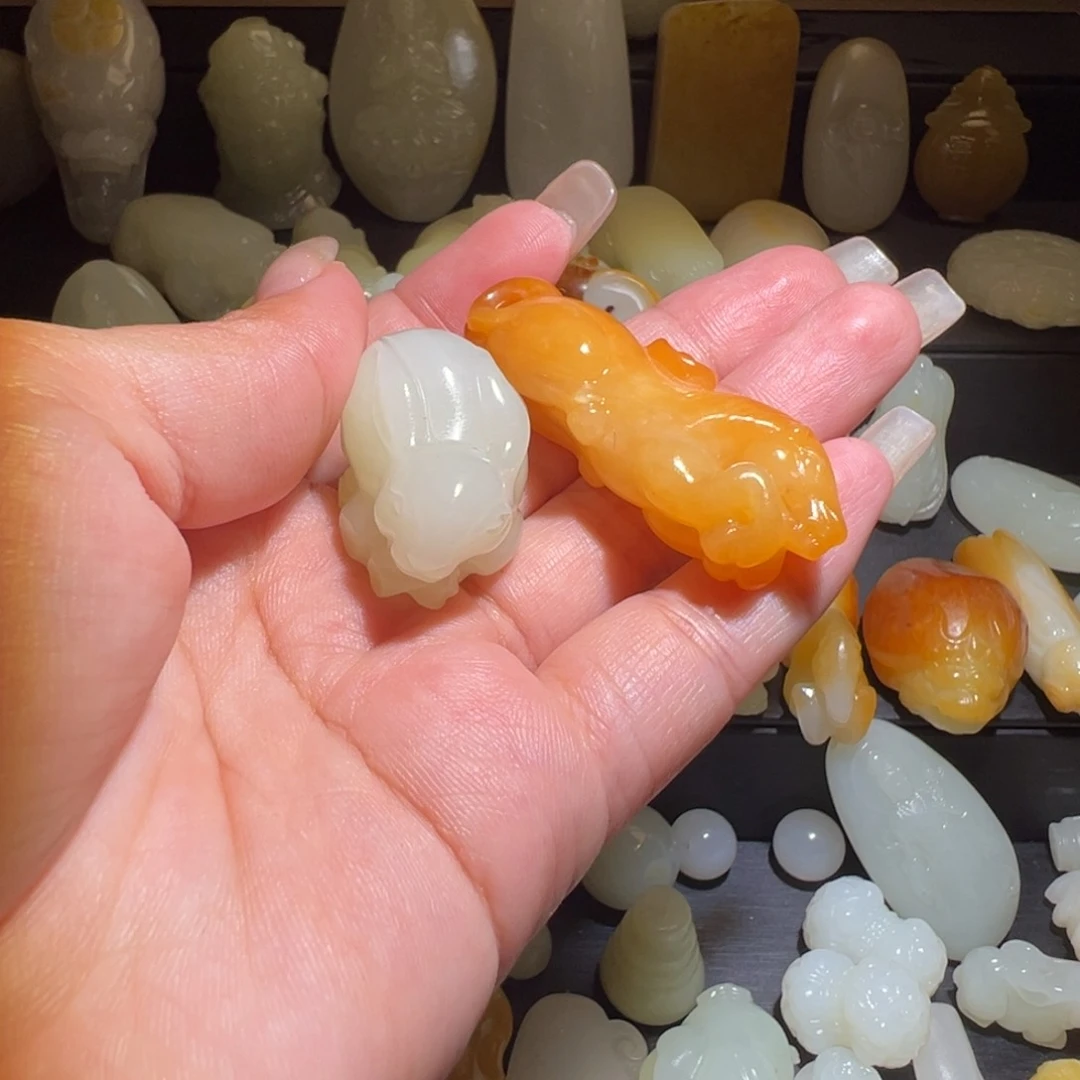 颈饰未镶嵌和田玉萍**蓬