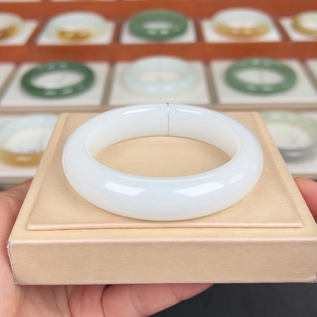 和田玉未镶嵌手镯老熟油润羊脂白镯