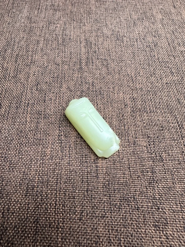 新疆若羌和田玉黄口料精雕长脸佛公大日如来佛生肖守护神挂件吊坠