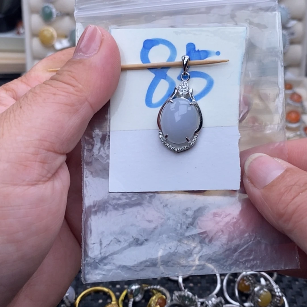 未镶嵌戒指翡翠　缅甸