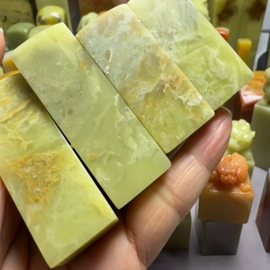 青田石印石青田封门青印章