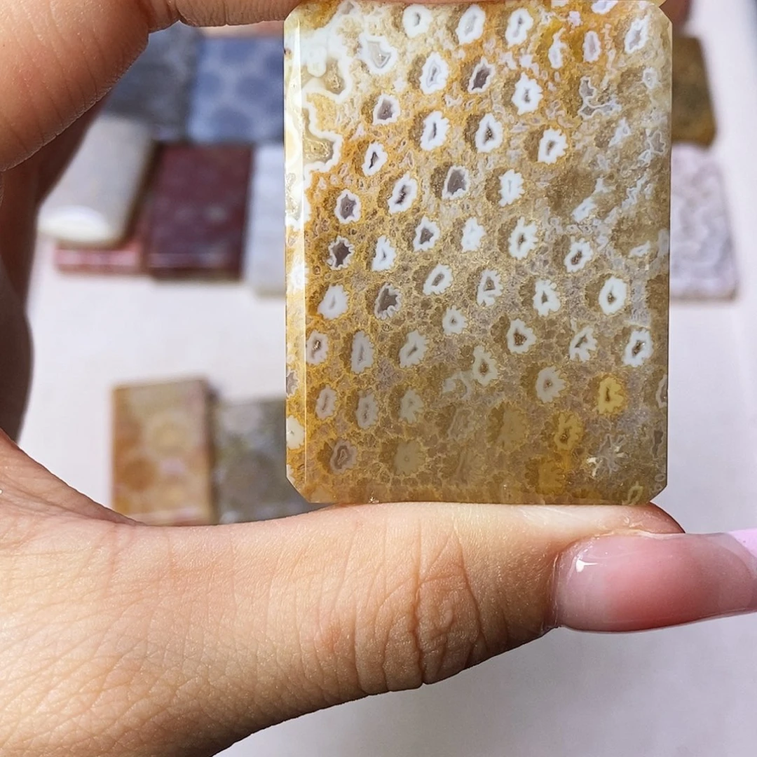 硅化玉颈饰合金没****在