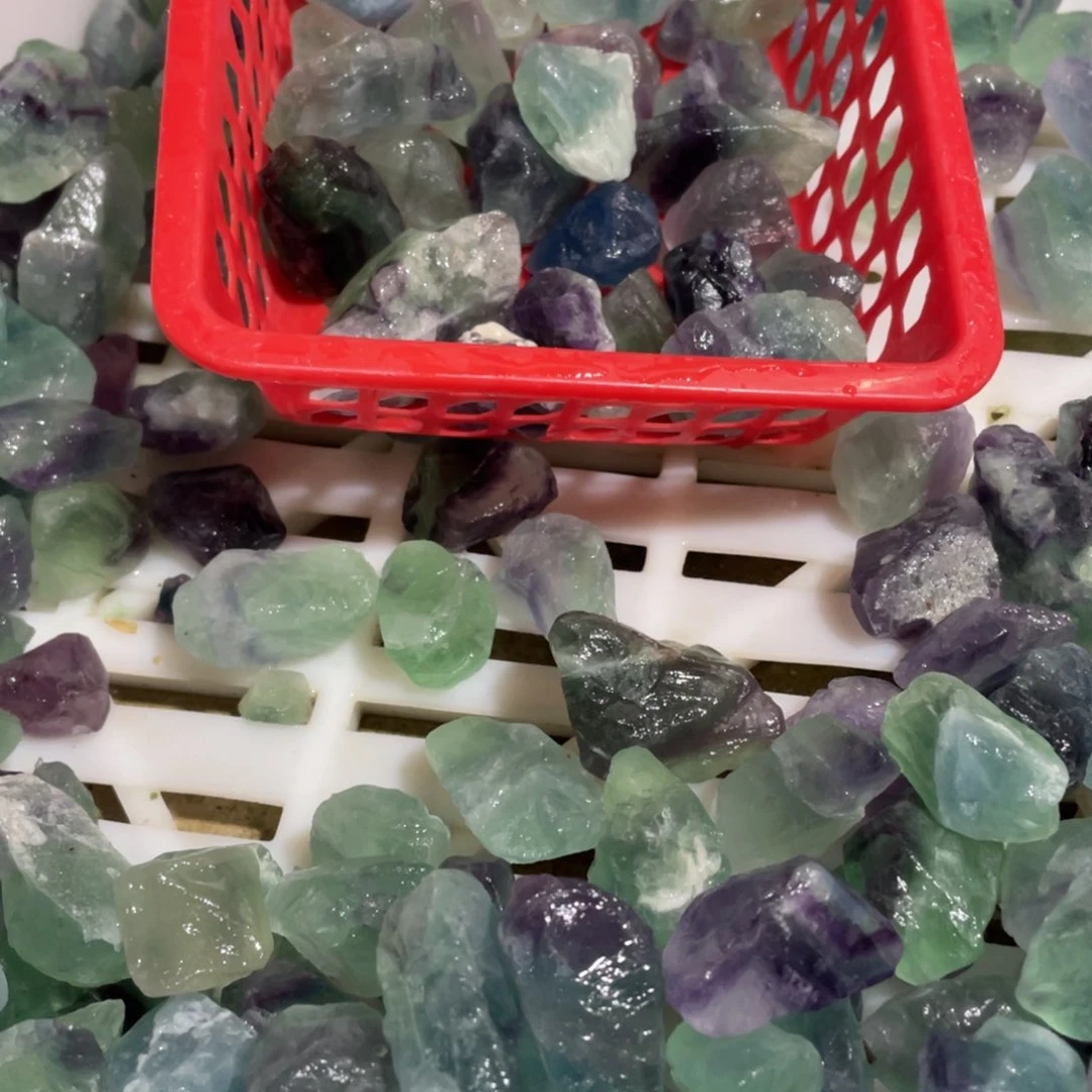 未镶嵌水晶大型摆件（非配饰）