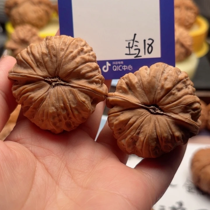 吊坠文玩核桃！***？文玩核桃18