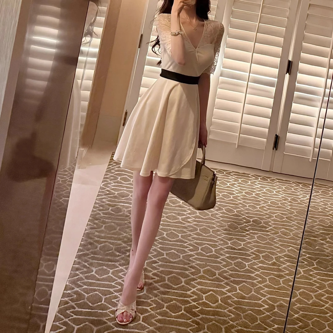 姐姐の约会日 原创气质优雅浪漫女人味v领绑带收腰连衣裙