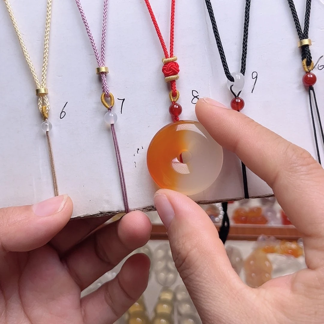 L***8玛瑙/玉髓颈饰未镶嵌