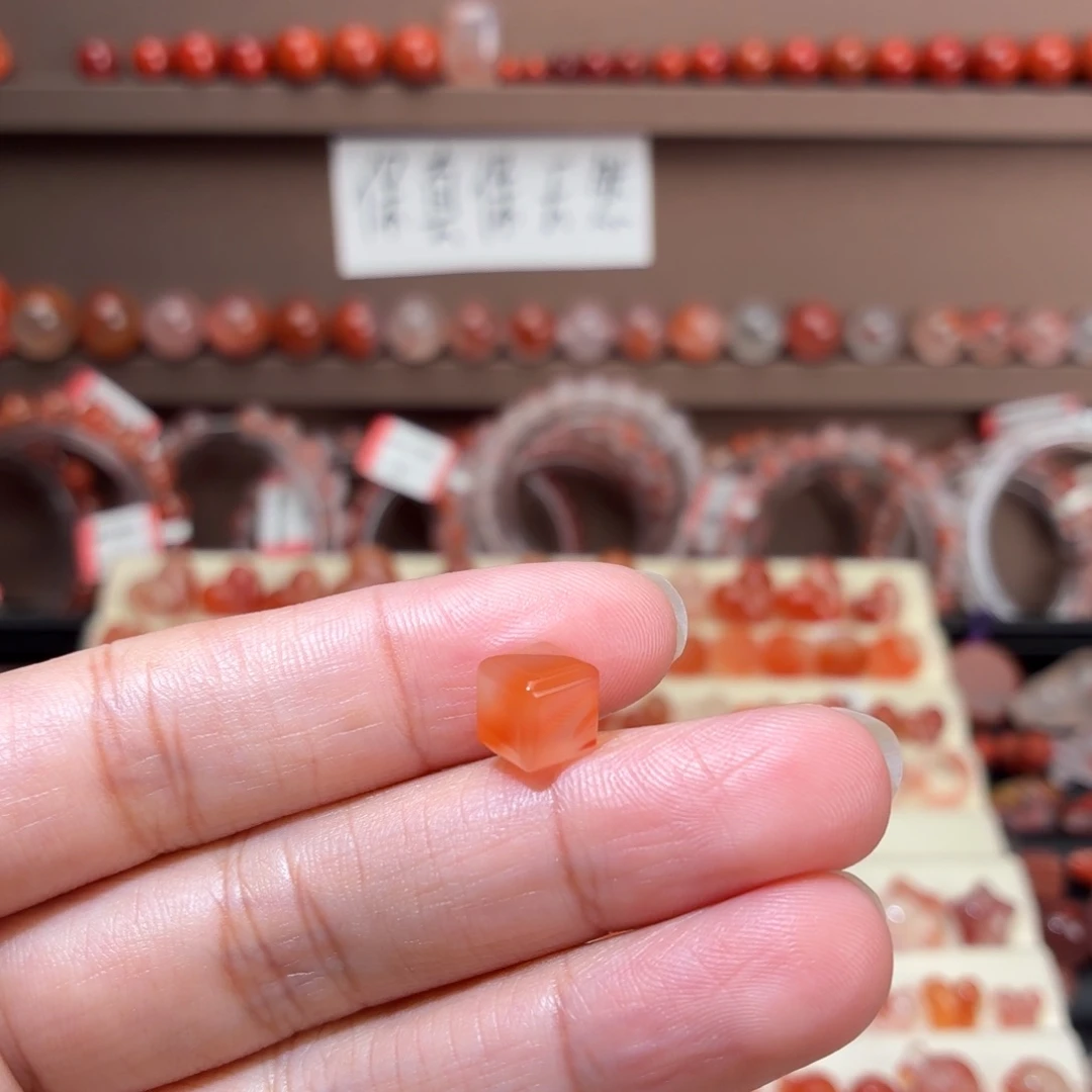 南红玛瑙未镶嵌川料方糖7+