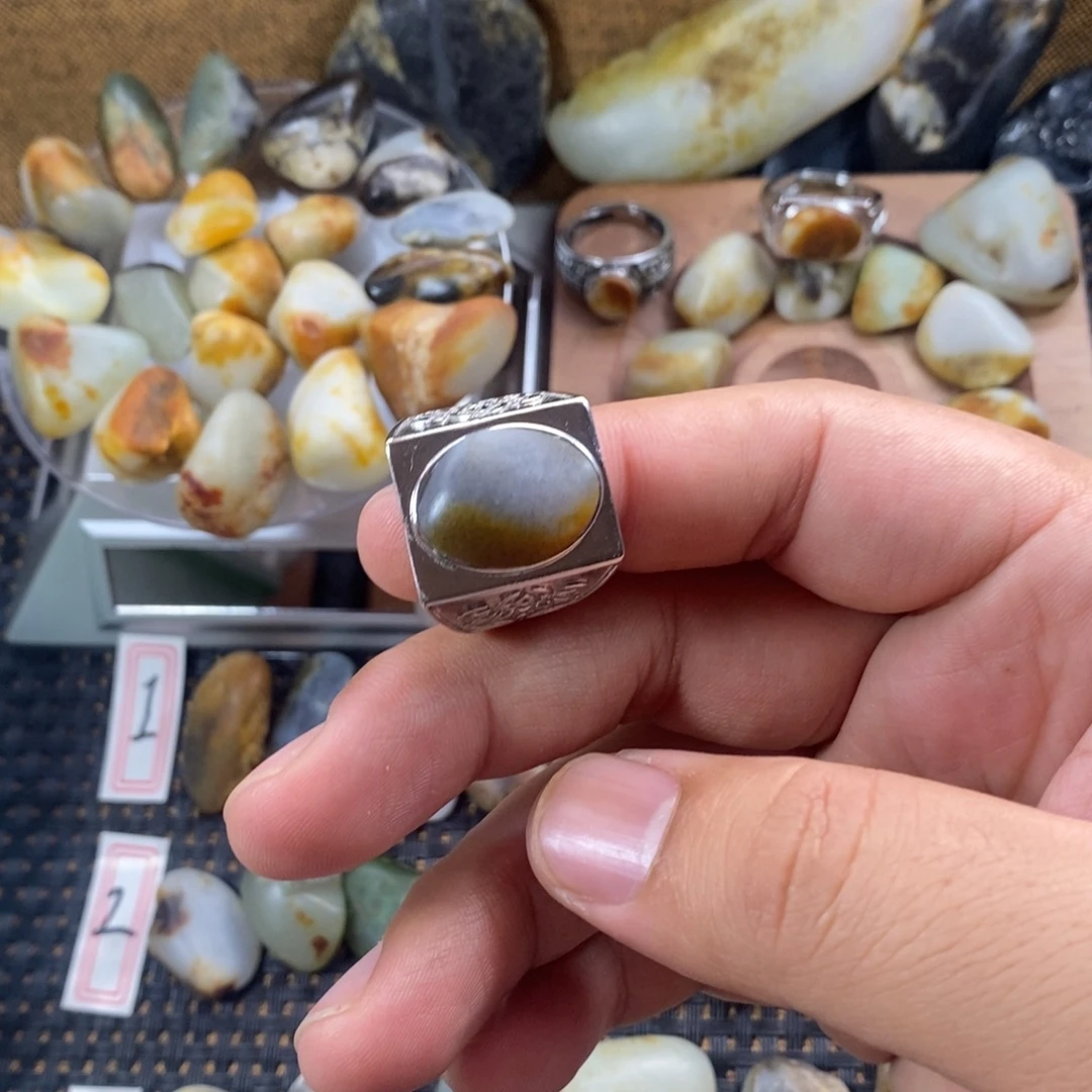 和田玉（糖玉）未镶嵌挂件