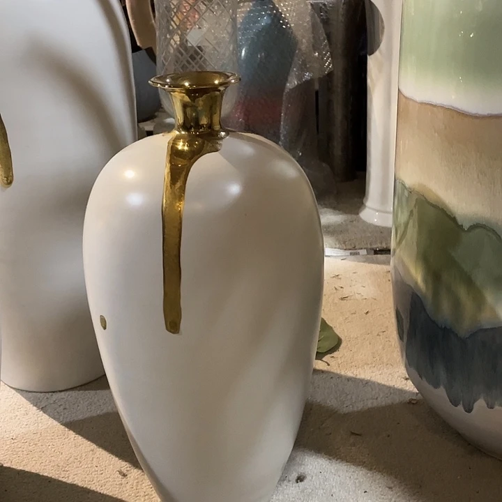 l**y陶瓷花瓶，茶杯茶具。