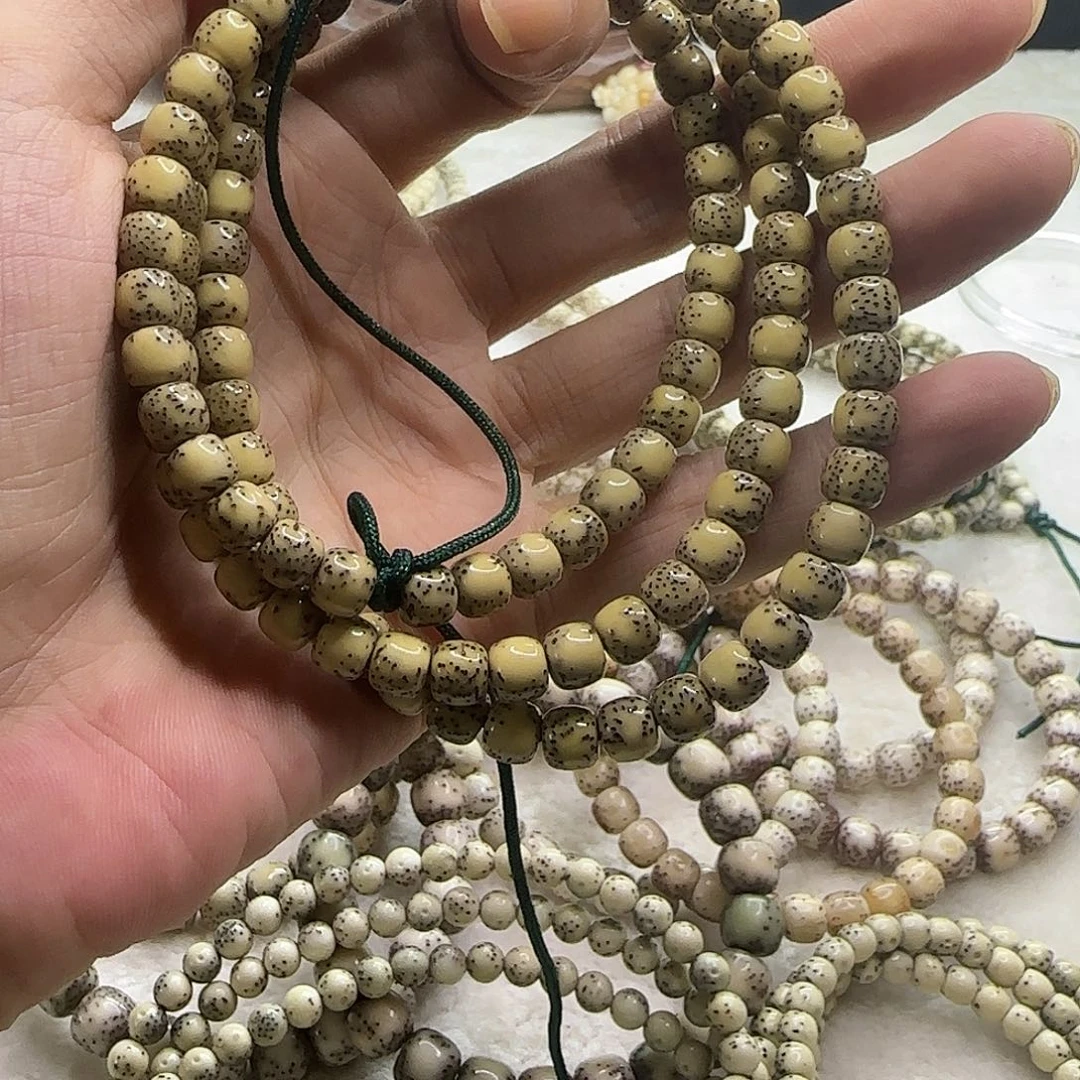 星月菩提吊坠原生态石玉料同枝