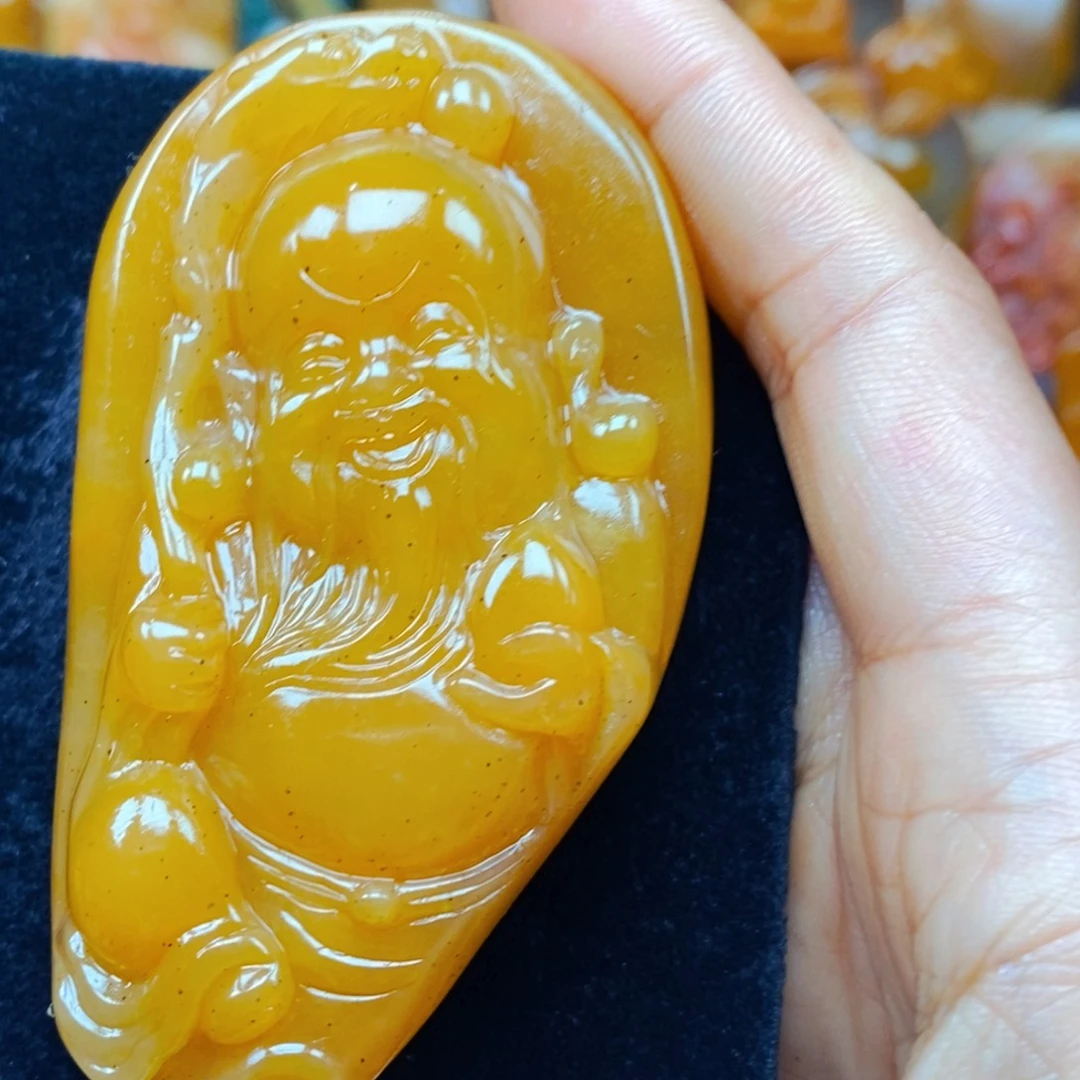 未镶嵌石英质玉（黄龙玉）颈饰