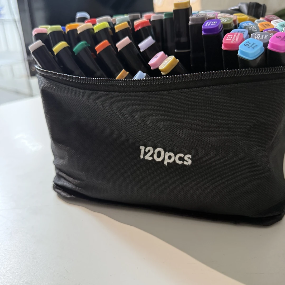 蜡笔画画家用绘画笔