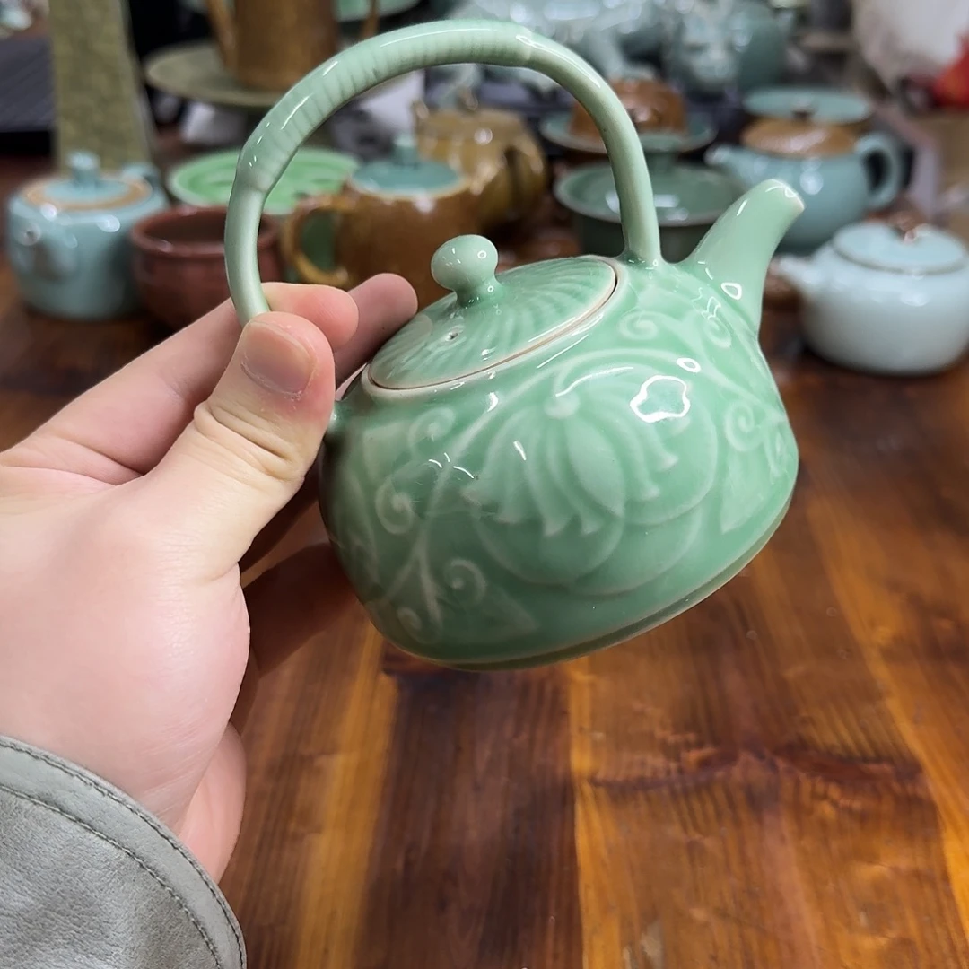 小仲龙泉青瓷微瑕2639