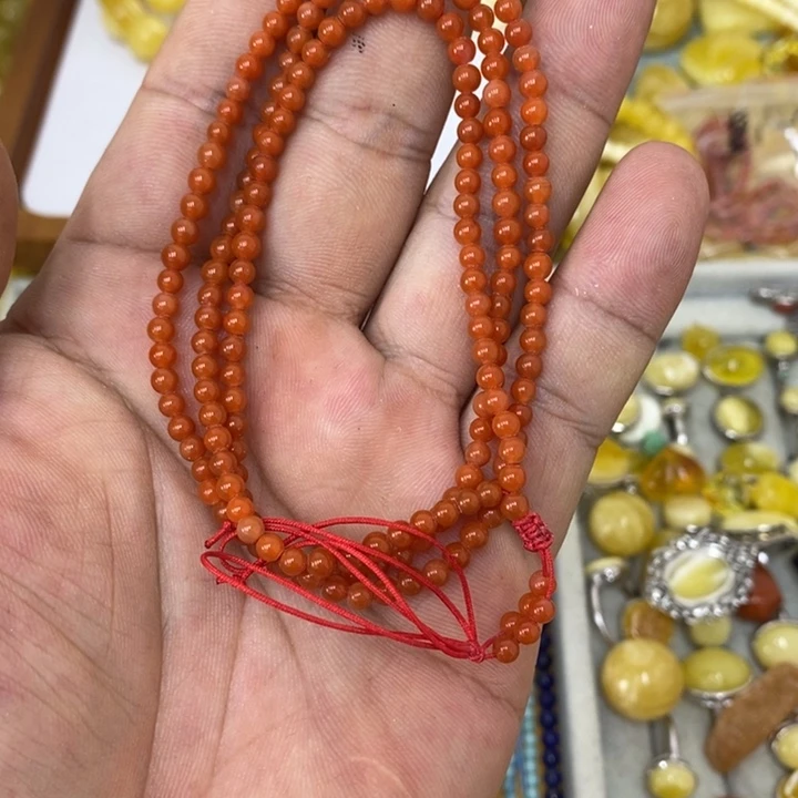 向****南红玛瑙未镶嵌串串