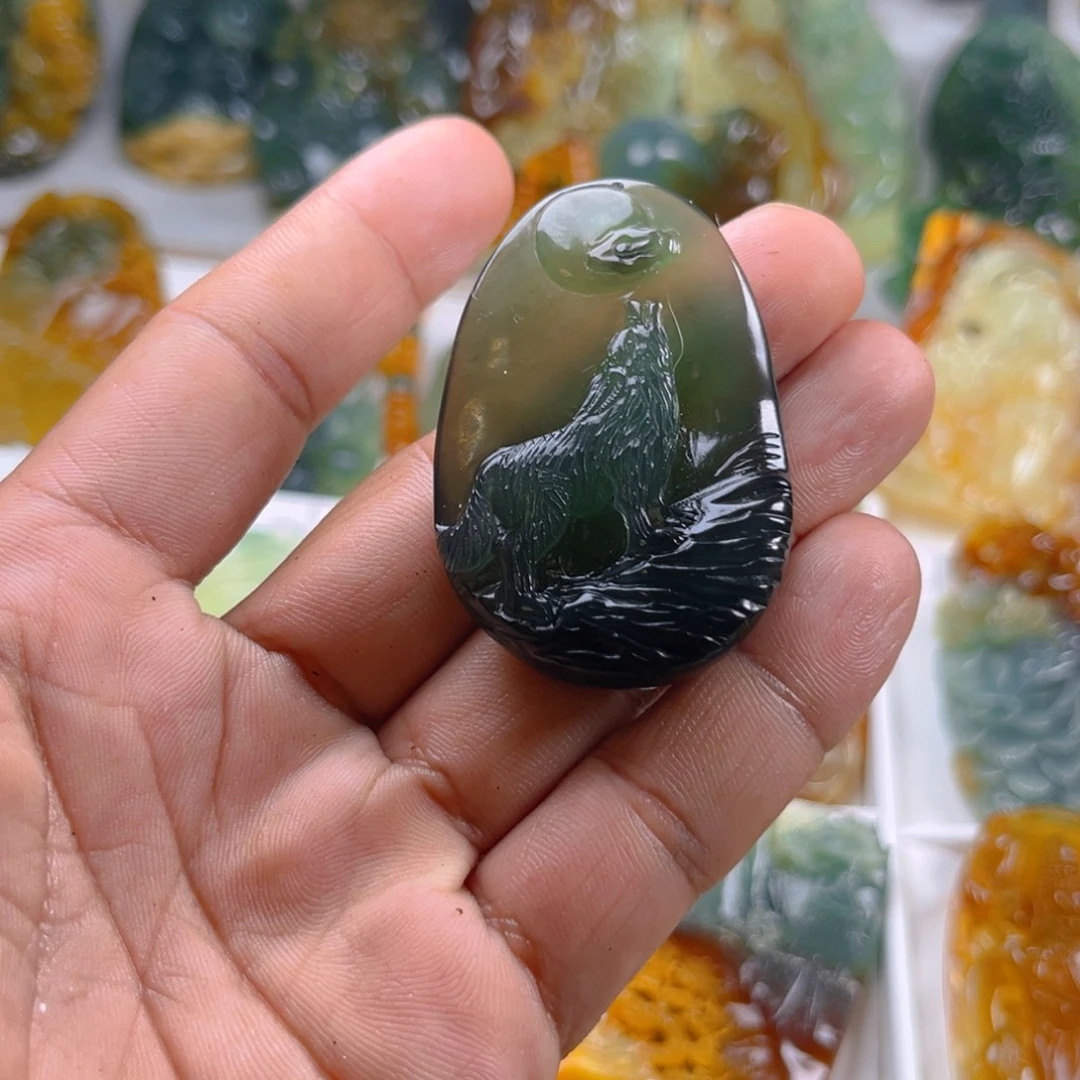 蛇纹石玉未镶嵌颈饰