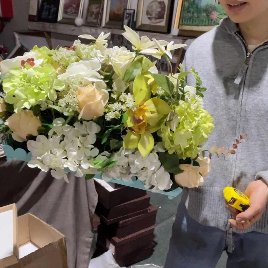 一*陶瓷花瓶，家具摆件。