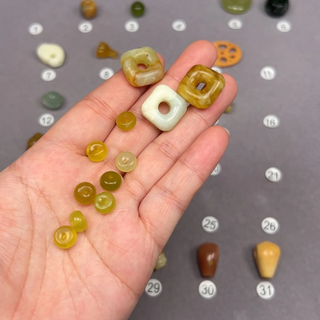 未镶嵌蛇纹石玉颈饰