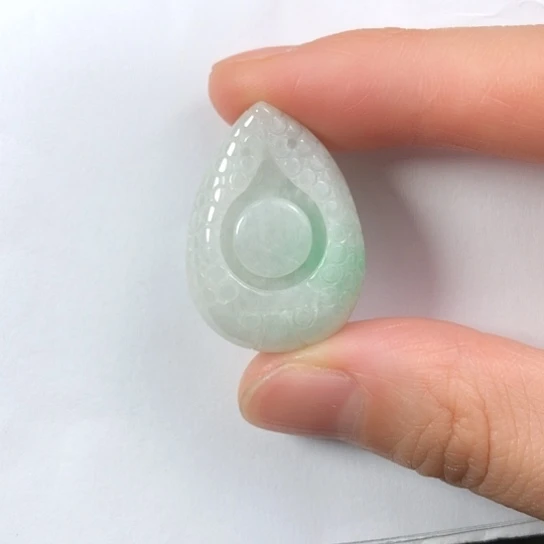 翡翠未镶嵌颈饰缅甸A货，每天下午1点半开播