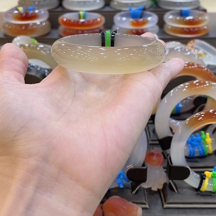 玛瑙/玉髓未镶嵌手镯