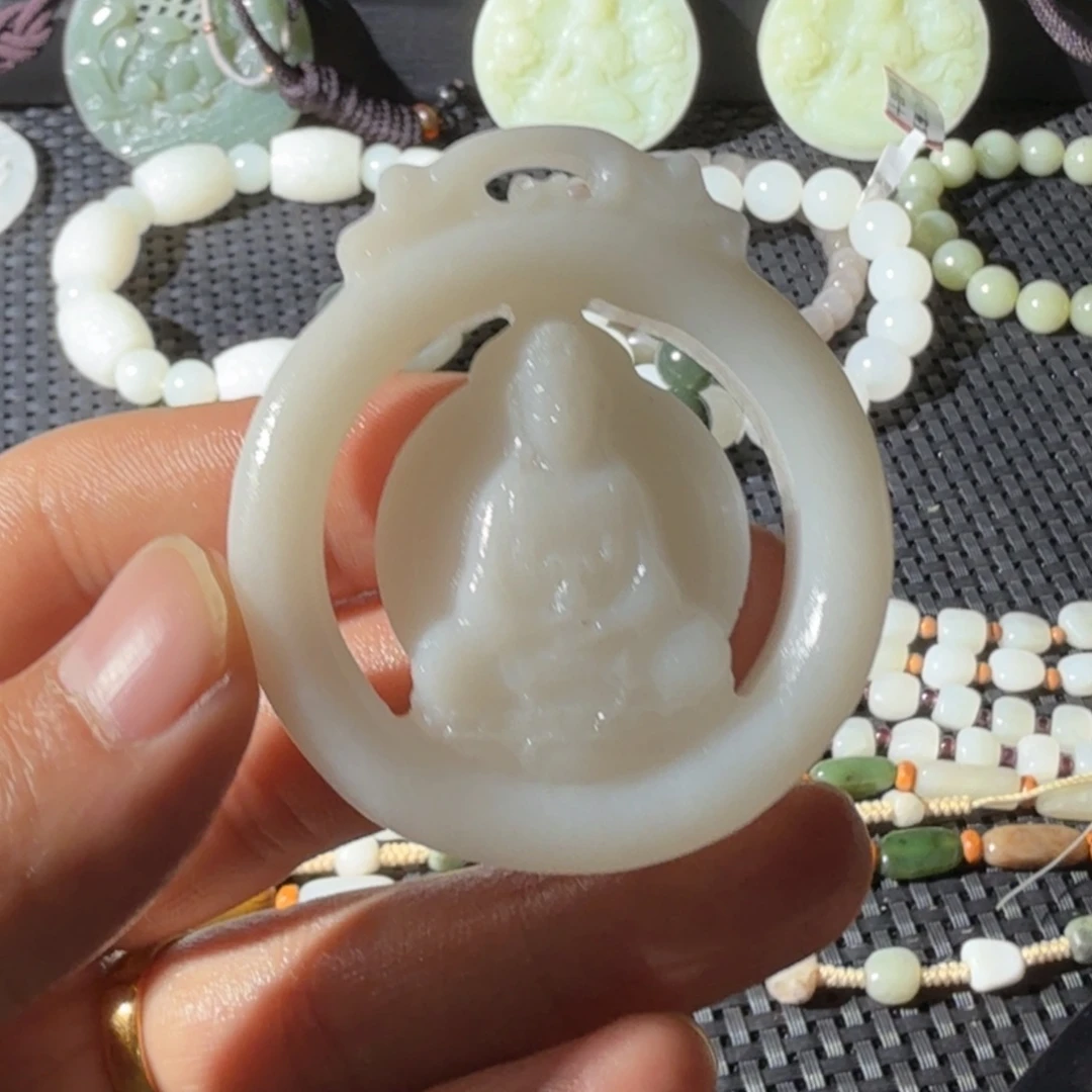 和田玉未镶嵌颈饰