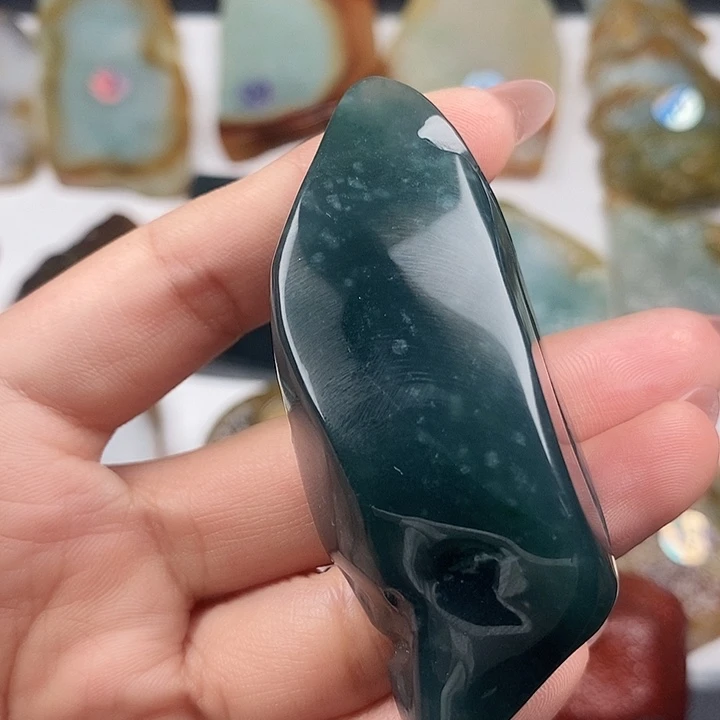 颈饰未镶嵌翡翠天然