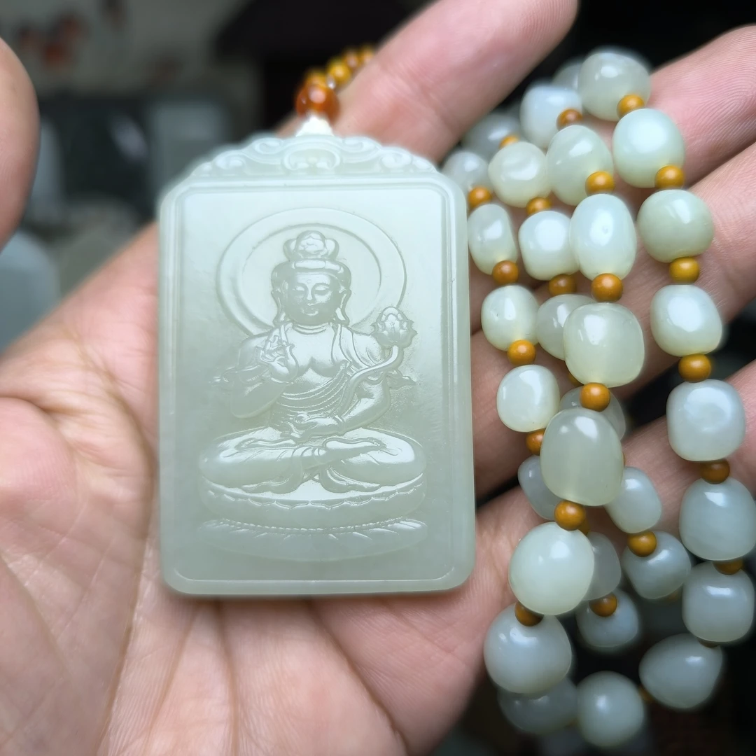 和田玉持莲观音牌子