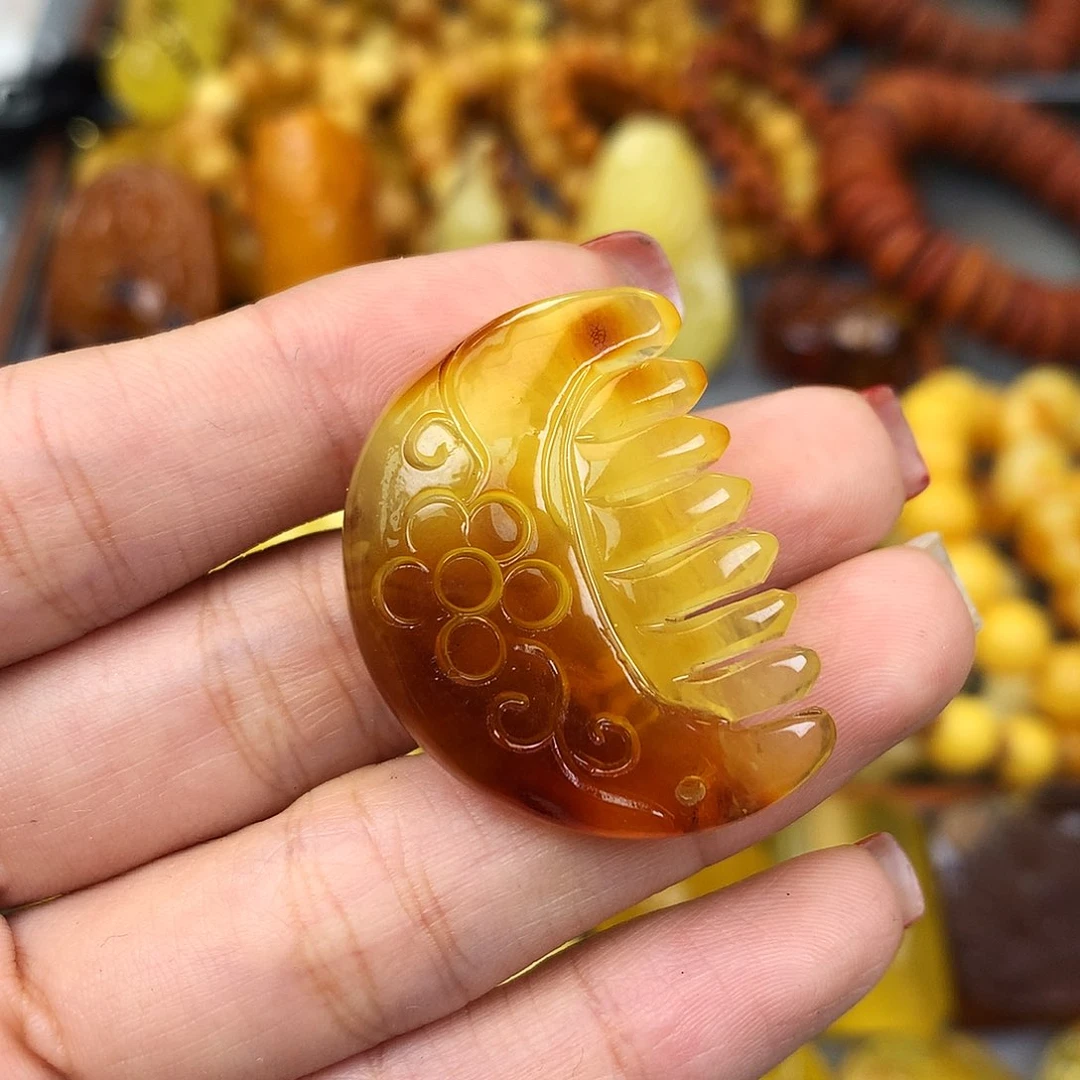 未镶嵌琥珀珠宝奇石