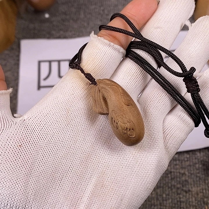 檀香木手串/手链老山檀香黑肉钱袋子吊坠