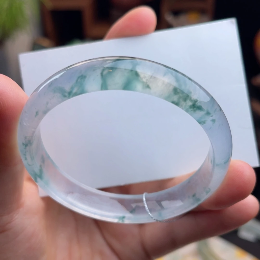 翡翠手镯未镶嵌正圈