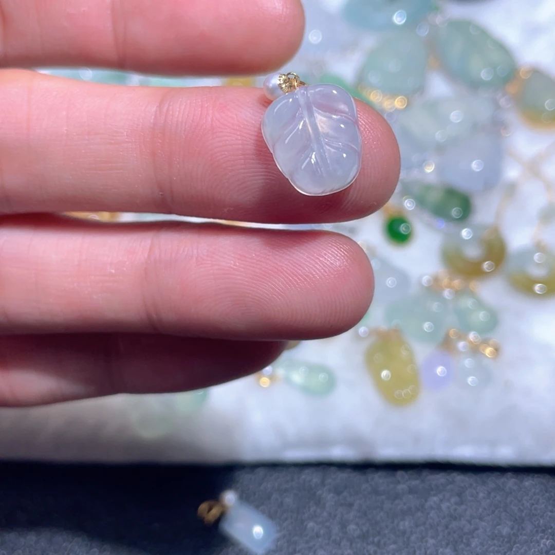 翡翠18K金镶嵌颈饰翡翠