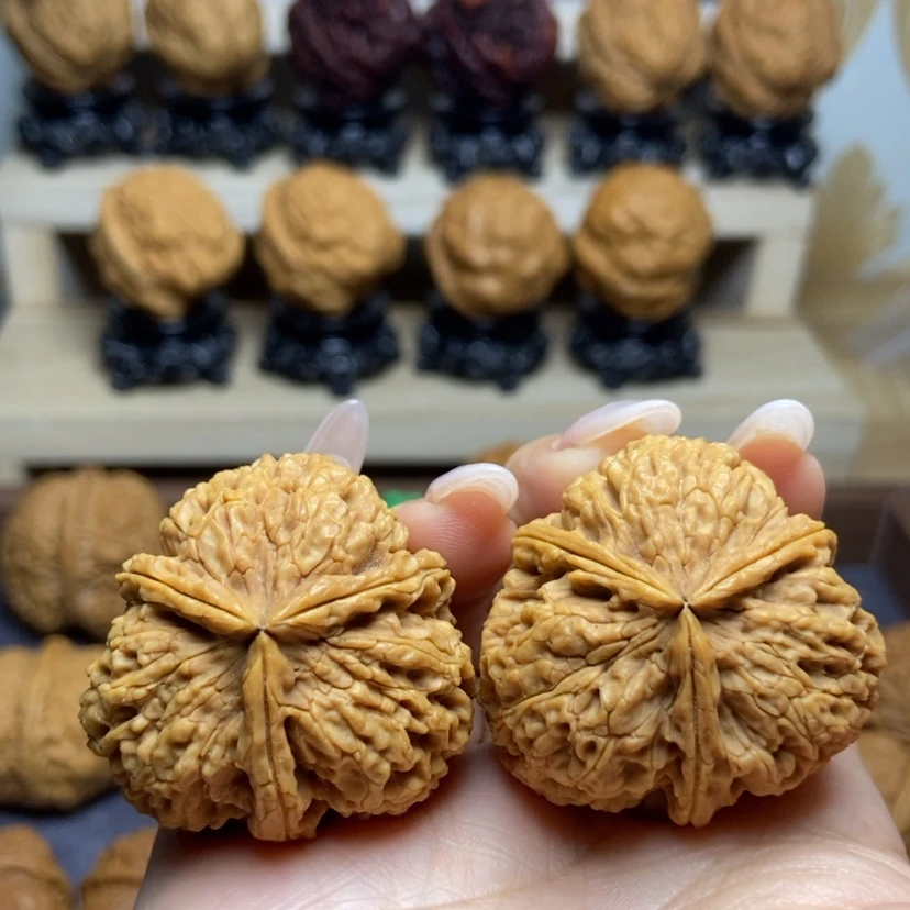 【闪购商品】桃核吊坠14密石三棱38mm