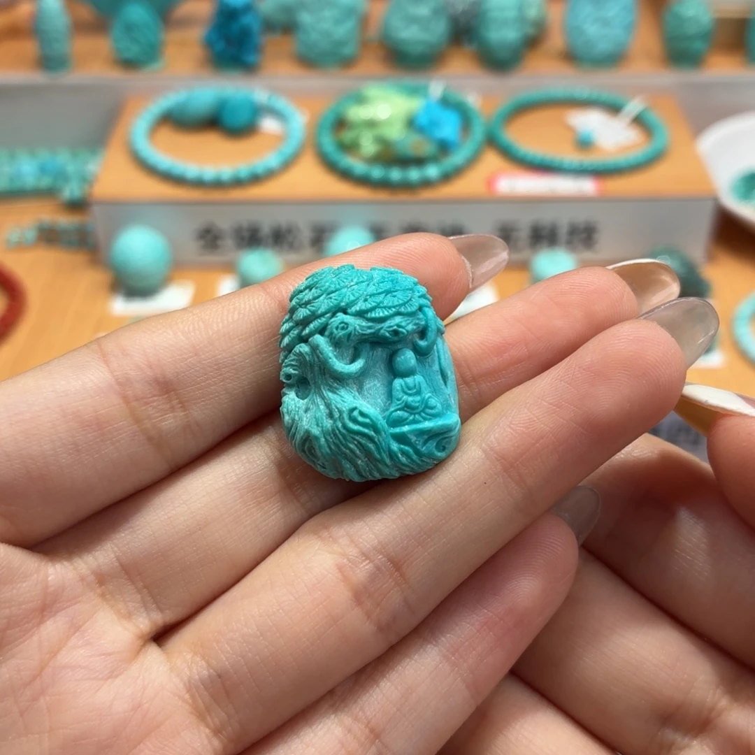 幸***里绿松石未镶嵌珠宝奇石