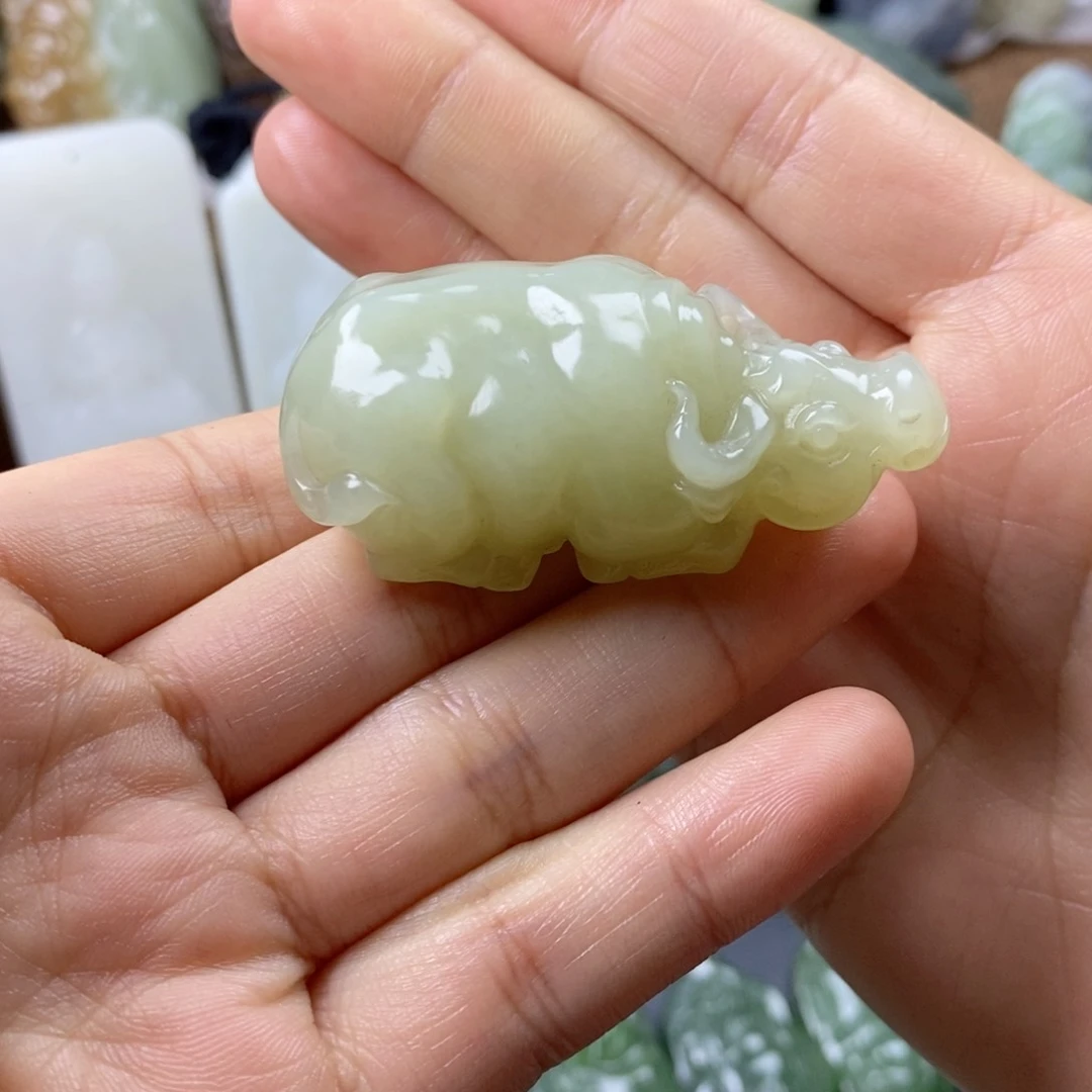 未镶嵌和田玉挂件